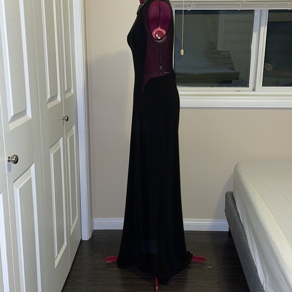 Formal dress - lots of sass - Picture 2 of 7